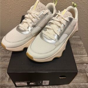 Brand New in Box! SOREL Women’s Kinetic Impact II Wonder Lace Sneakers! Size: 8!